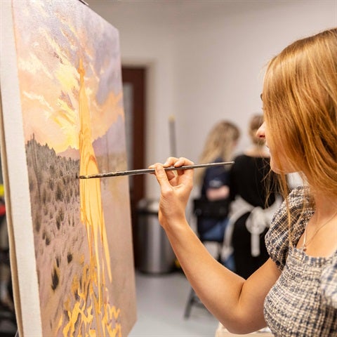 student painting