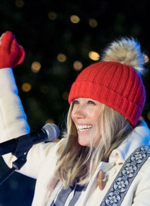 Ellie Holcomb Singing at the Lighting of the Green Event at Lipscomb University