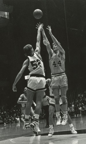 Philip Hutcheson making his national scoring record shot in 1990