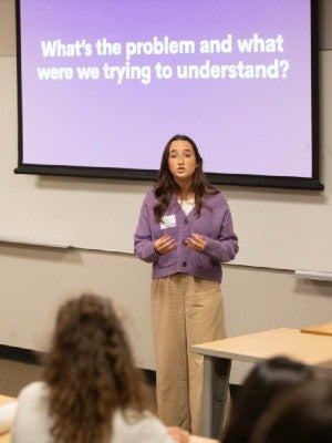Rachel Ferguson leading a seminar at Global Voices Conference