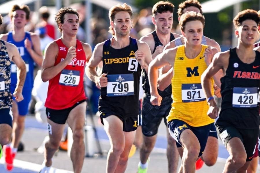 Max Hooper running in the NCAA East Preliminary Round