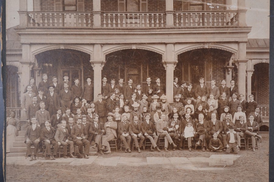 Faculty and students at the Nashville Bible School, 1900