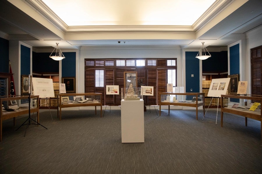 the interior of the Metropolitan Nashville archives with exhibit cases