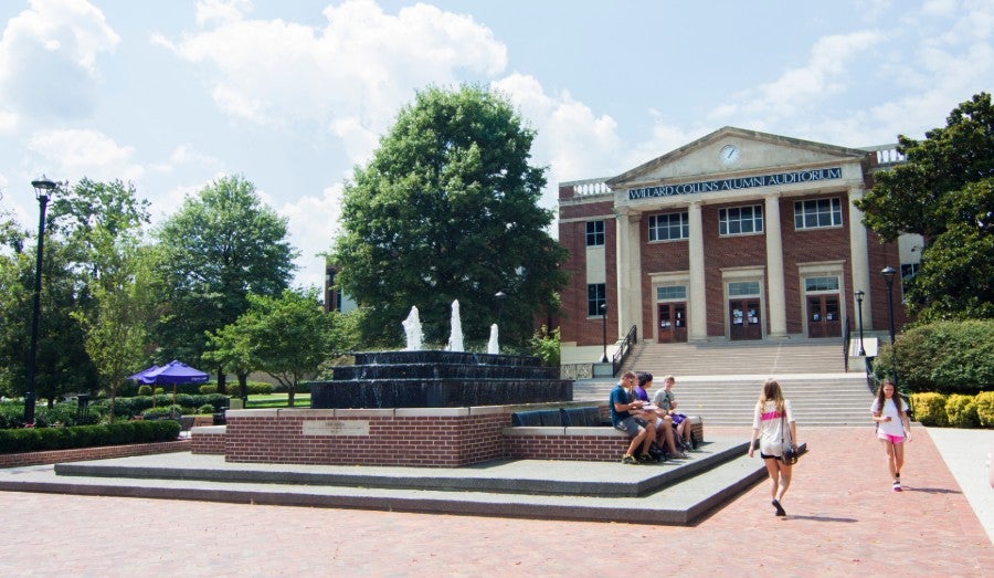 Fountain_Students