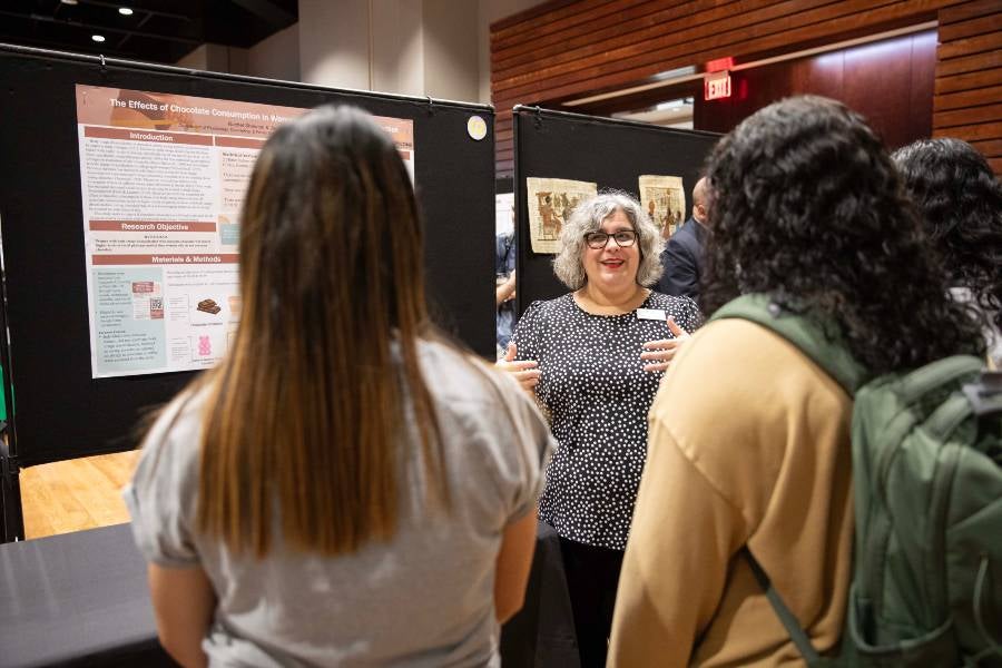 Jaclyn Spivey teaching