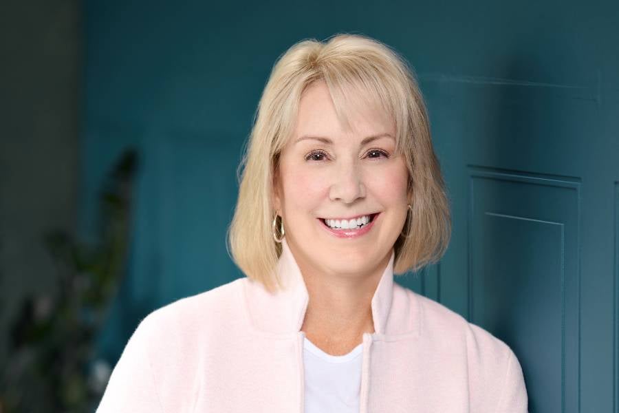 HEadshot of Laura Ritchie