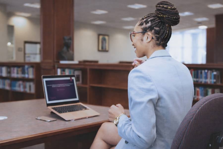 Cox brings industry perspective, purpose-driven teaching to new online IT management program