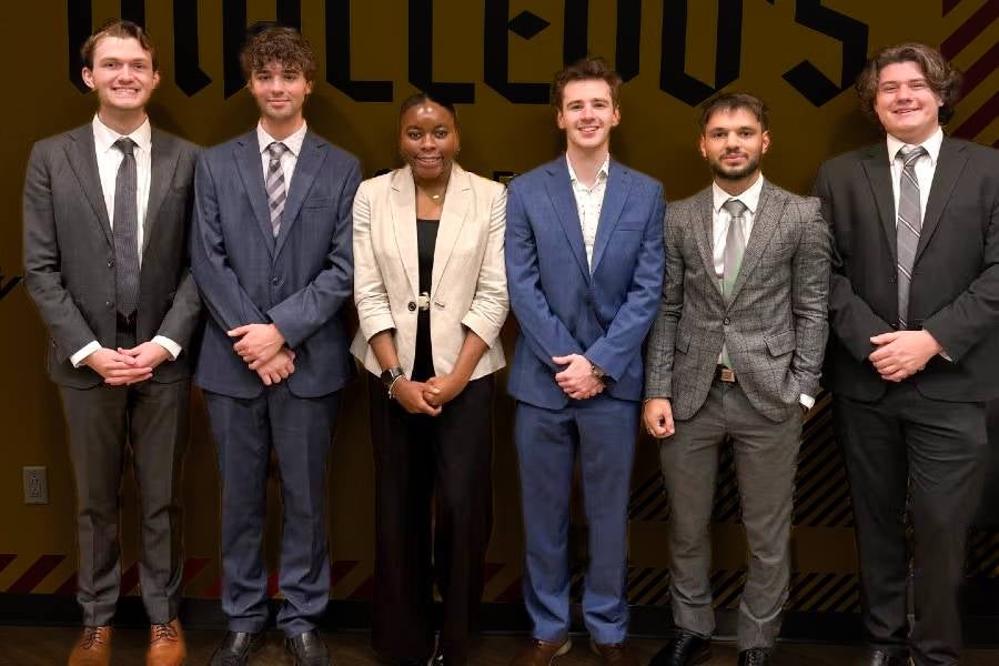 (l to r) All Lipscomb competitors at the moot court tournament