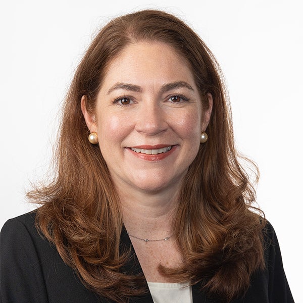 Elizabeth McMillan headshot