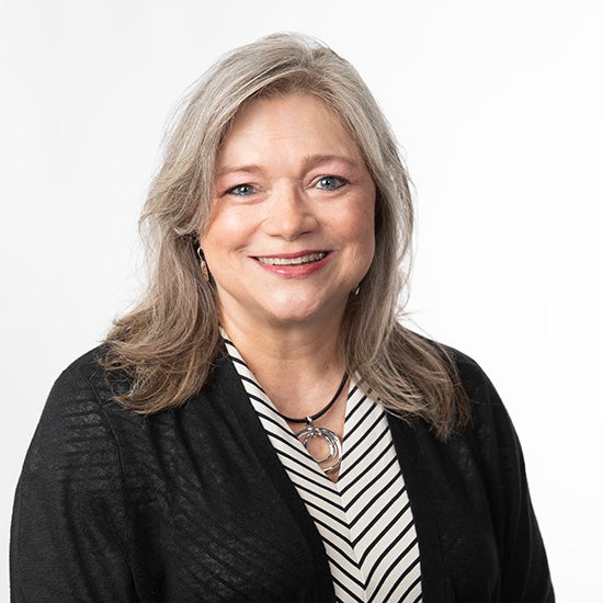 Leslie Corbo headshot