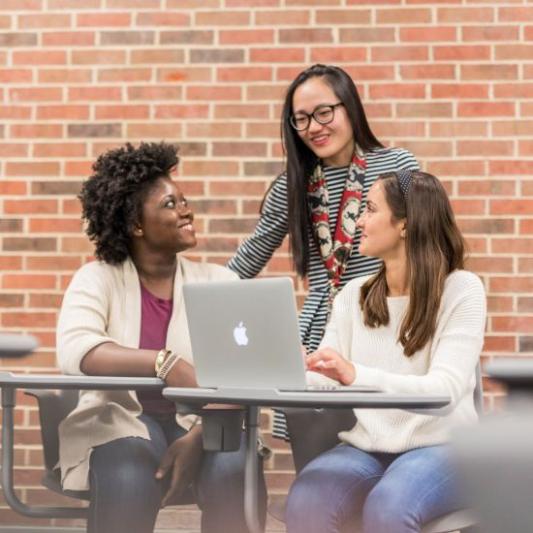 3 girls talking