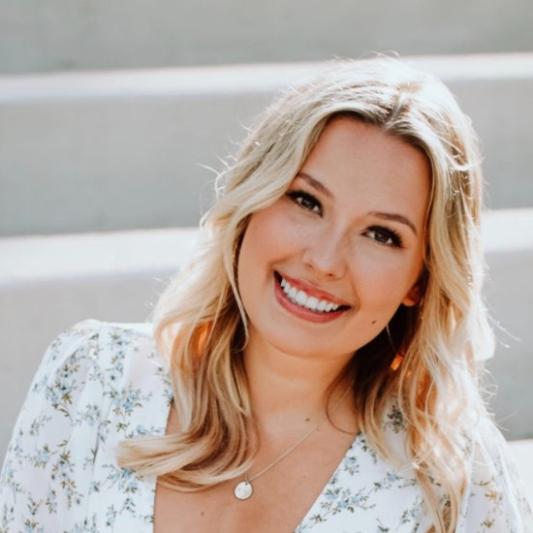 Emily Starnes Headshot